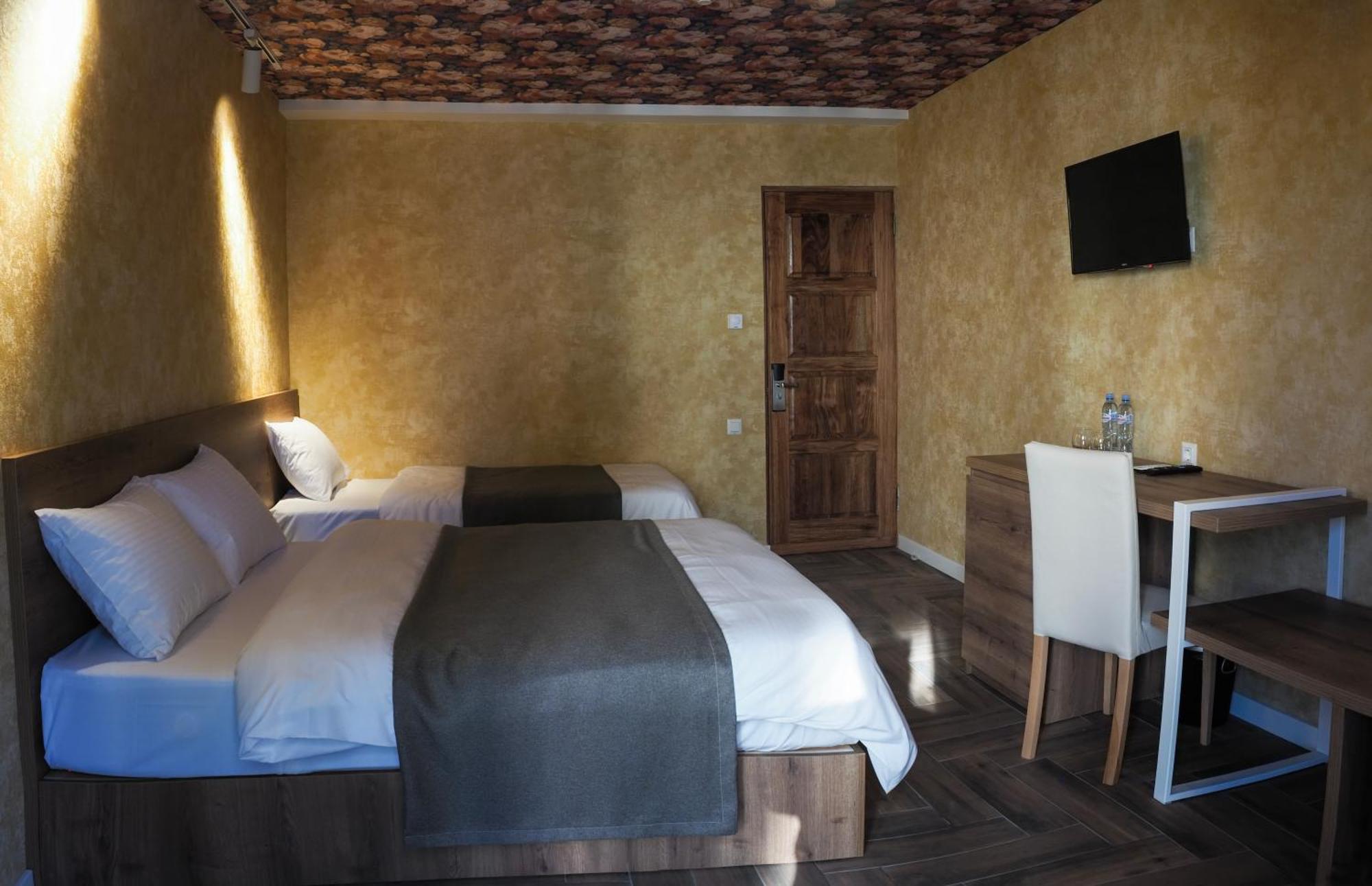 Hotel Hills In Old Tbilisi ภายนอก รูปภาพ