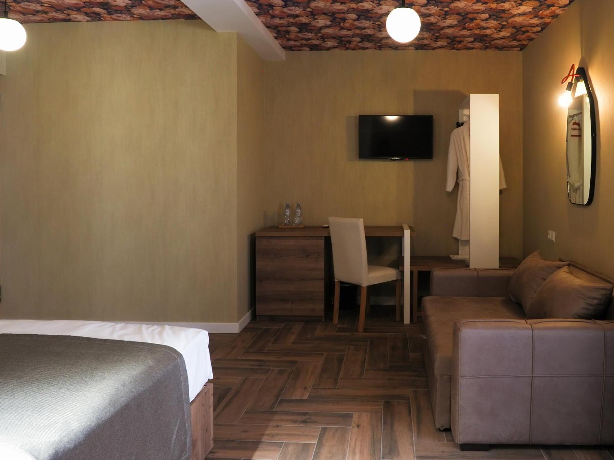 Hotel Hills In Old Tbilisi ภายนอก รูปภาพ