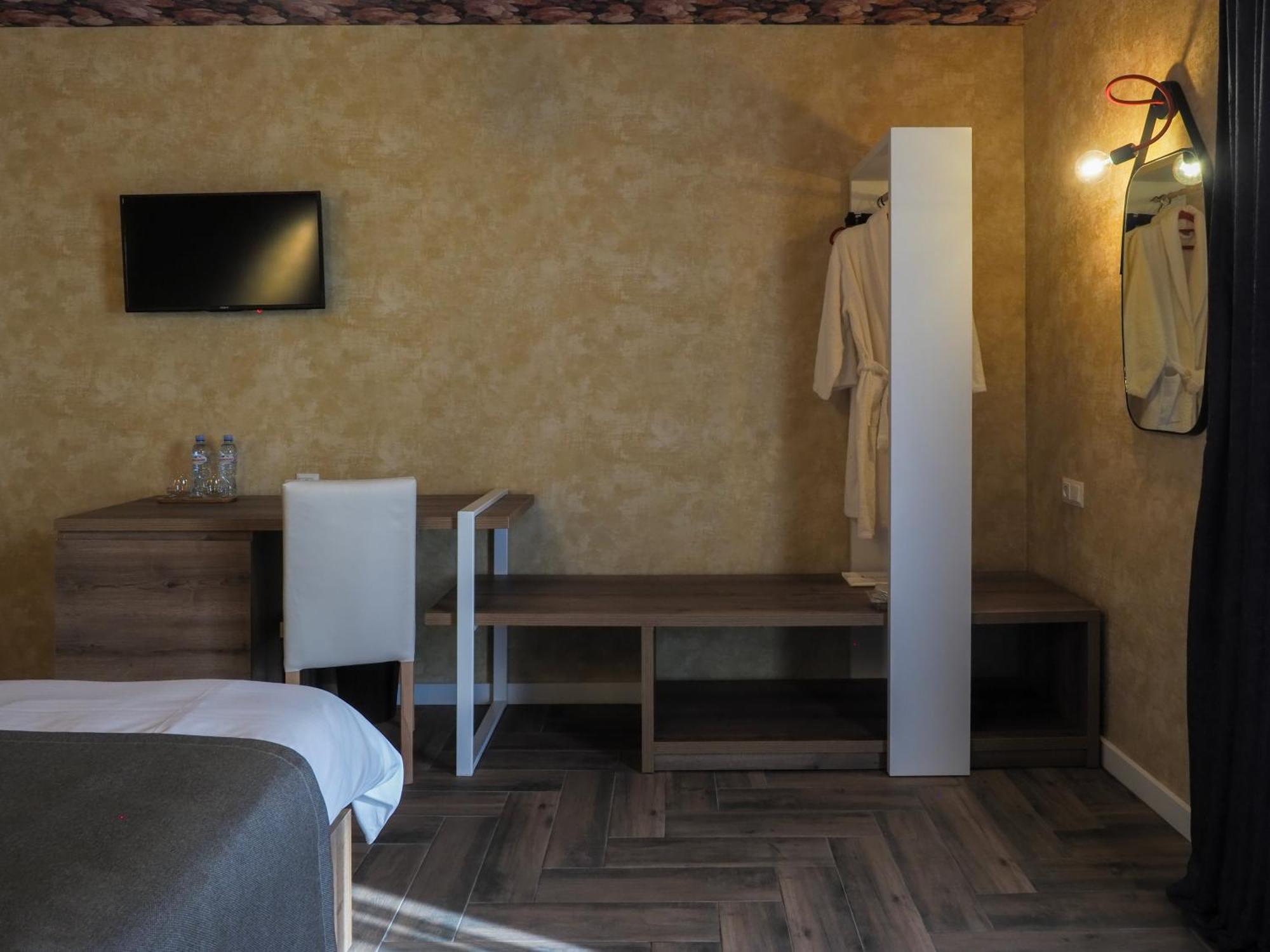 Hotel Hills In Old Tbilisi ภายนอก รูปภาพ