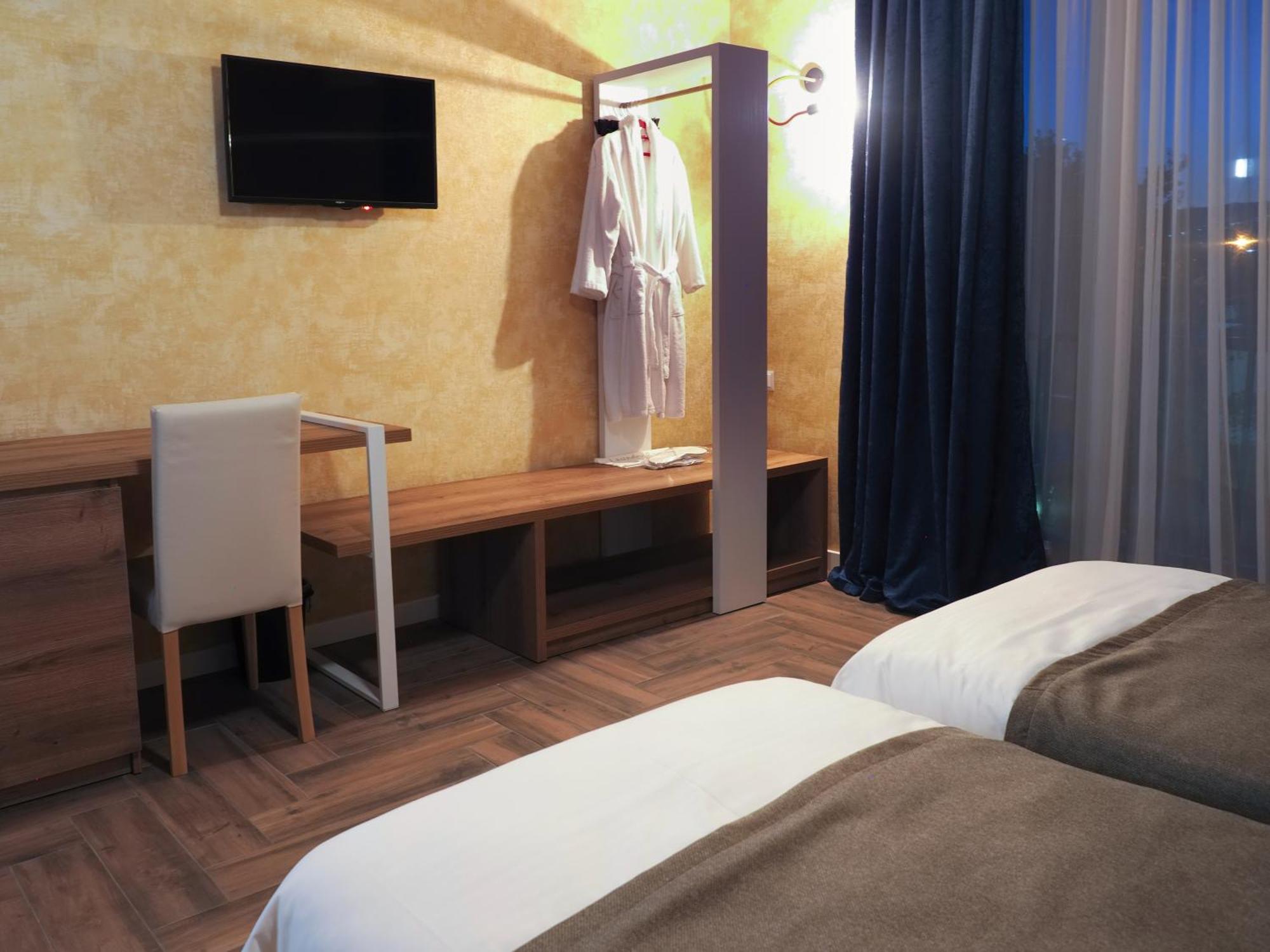 Hotel Hills In Old Tbilisi ภายนอก รูปภาพ