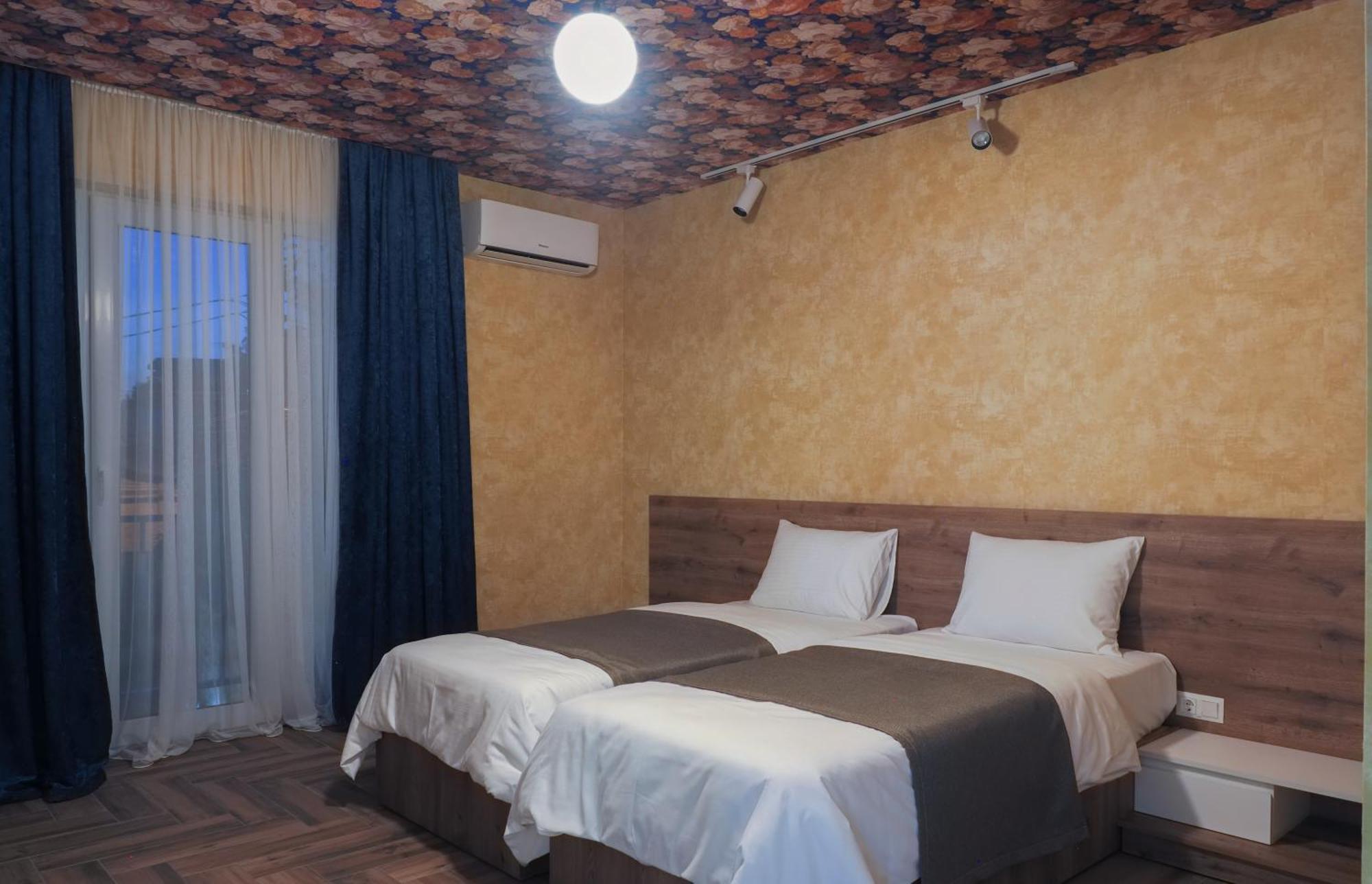 Hotel Hills In Old Tbilisi ภายนอก รูปภาพ