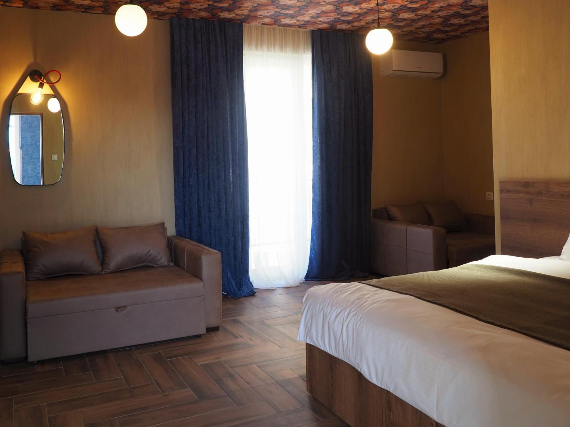 Hotel Hills In Old Tbilisi ภายนอก รูปภาพ